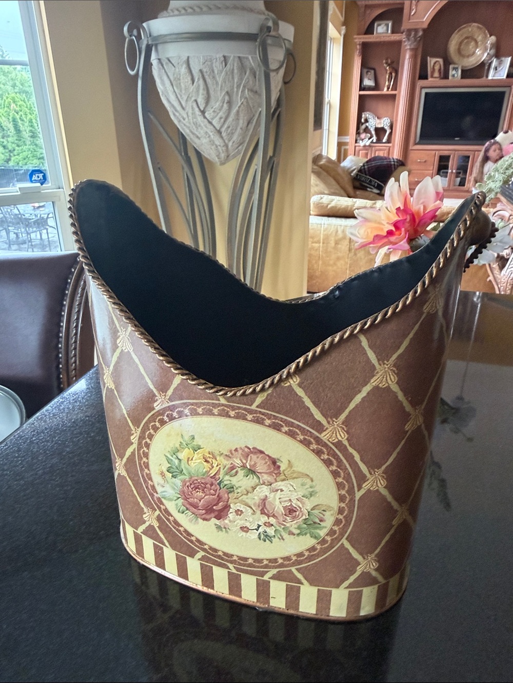 Vintage-Inspired Brown Floral Haind Painted Tin Basket - Picture 5 of 8